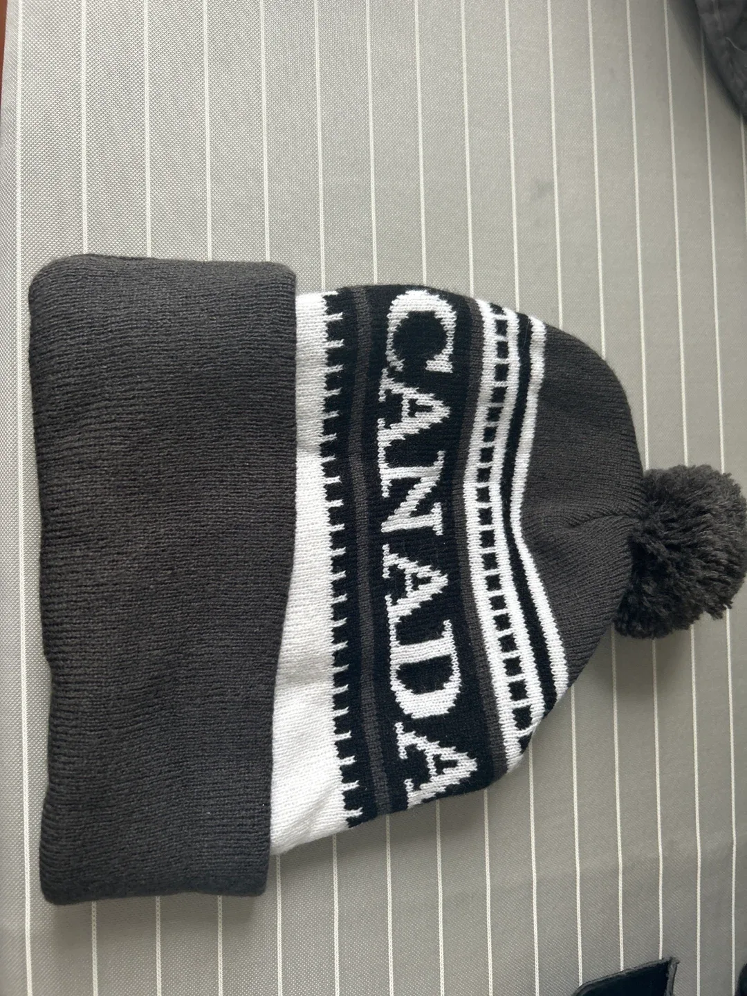 Canada Pom Pom Toque - Grey, White, Black image indicator(4)
