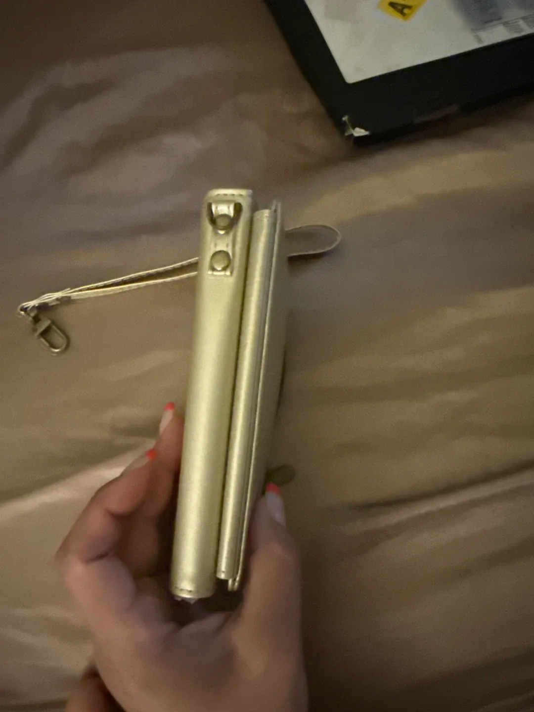 iPhone 16 pro max case image indicator(6)