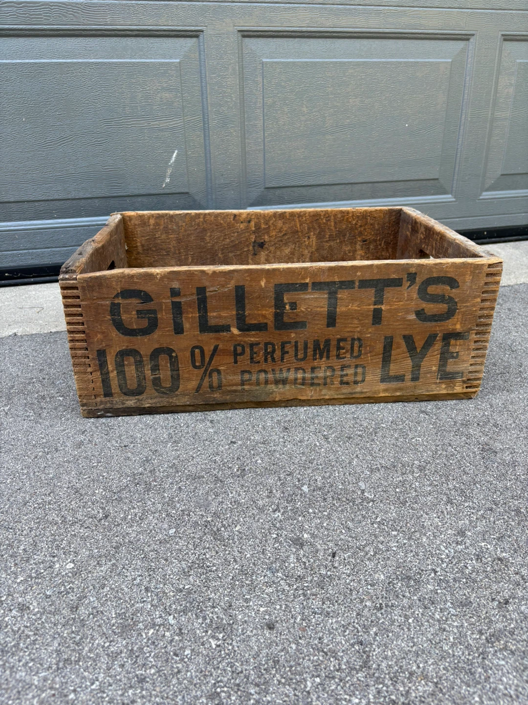 Gillet's Perfumed Lye Wooden Box
