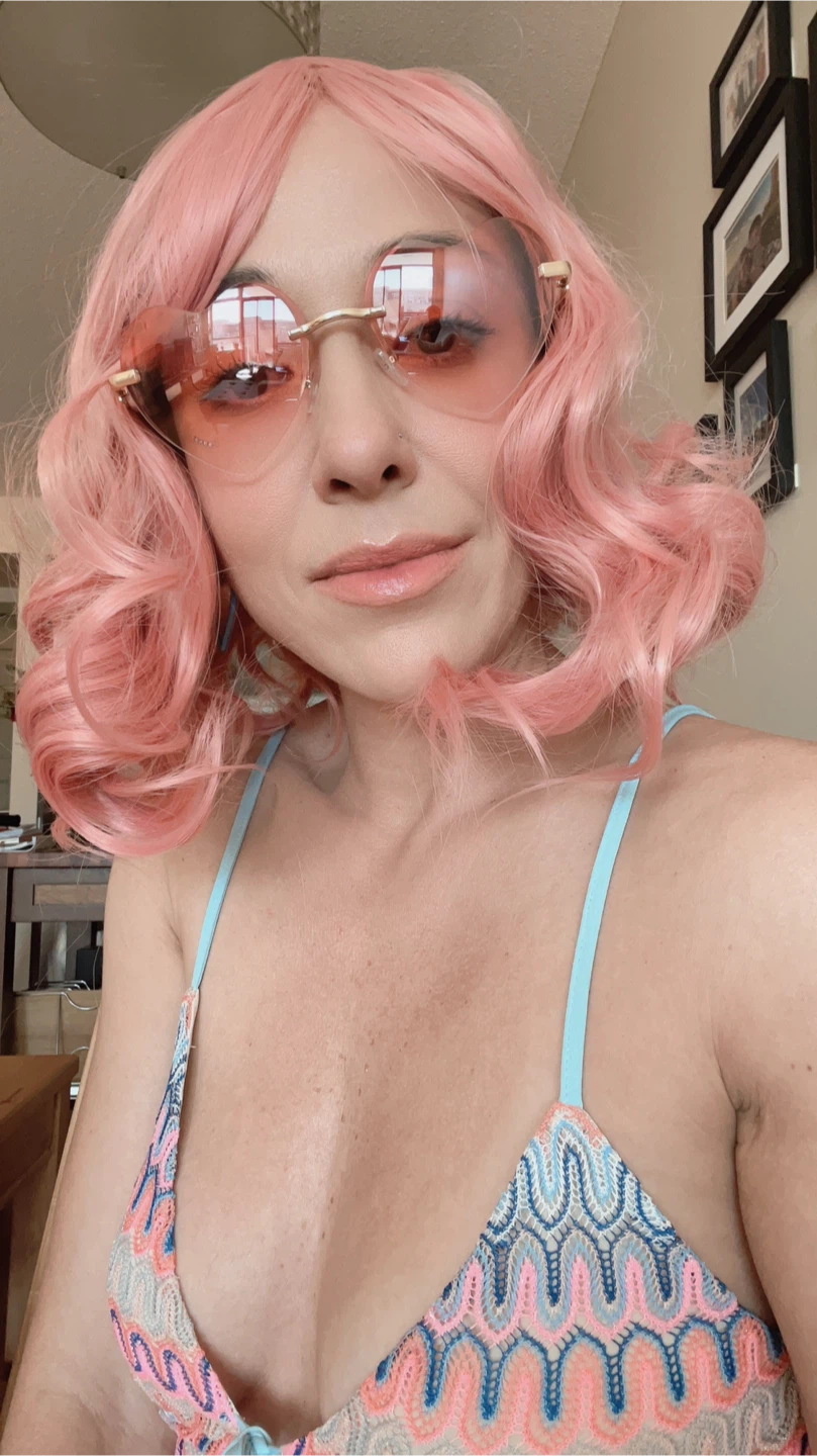 Pink Wavy Bob Wig