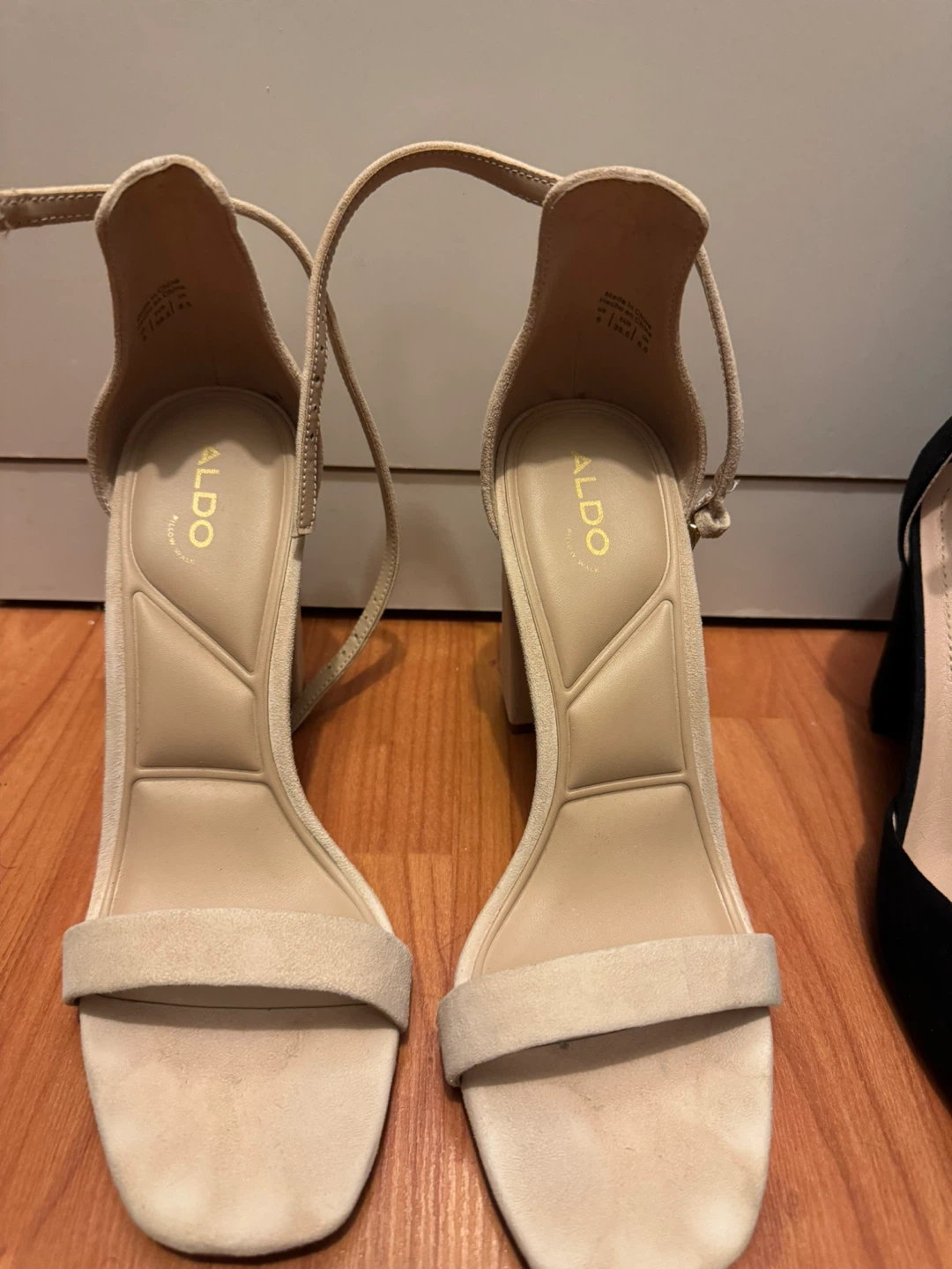 Aldo Beige Heels, Size 7 - photo 2