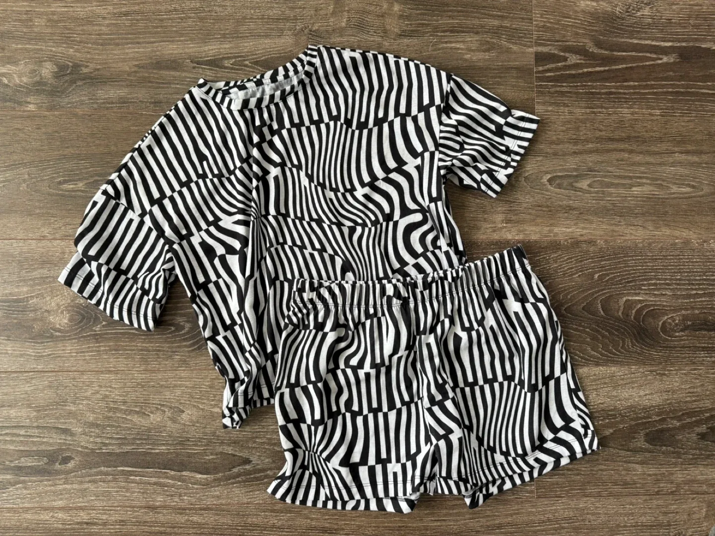 Pajama/loungewear set size xs thumbnail