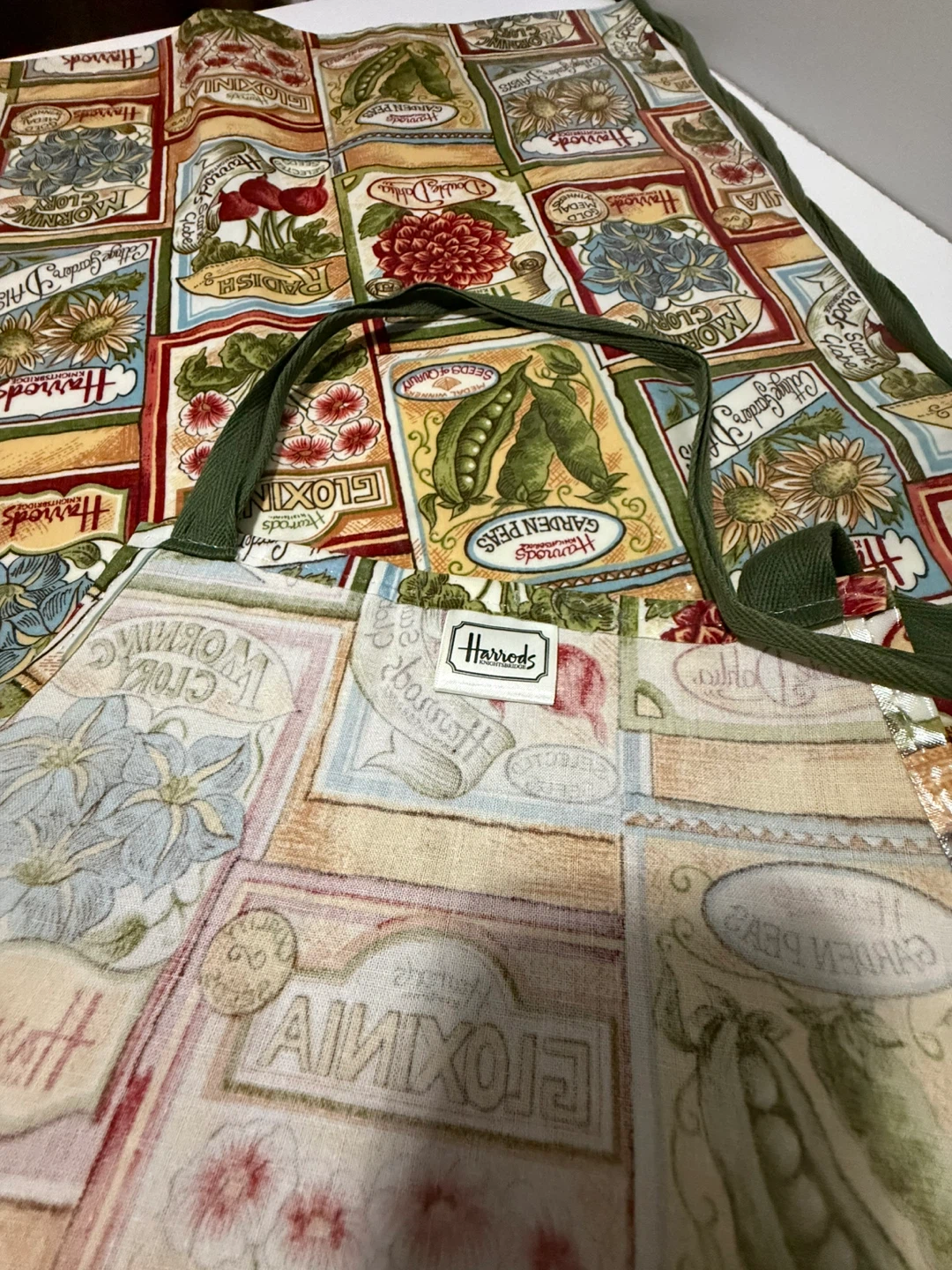 Harrods Apron with Garden Print - photo 2