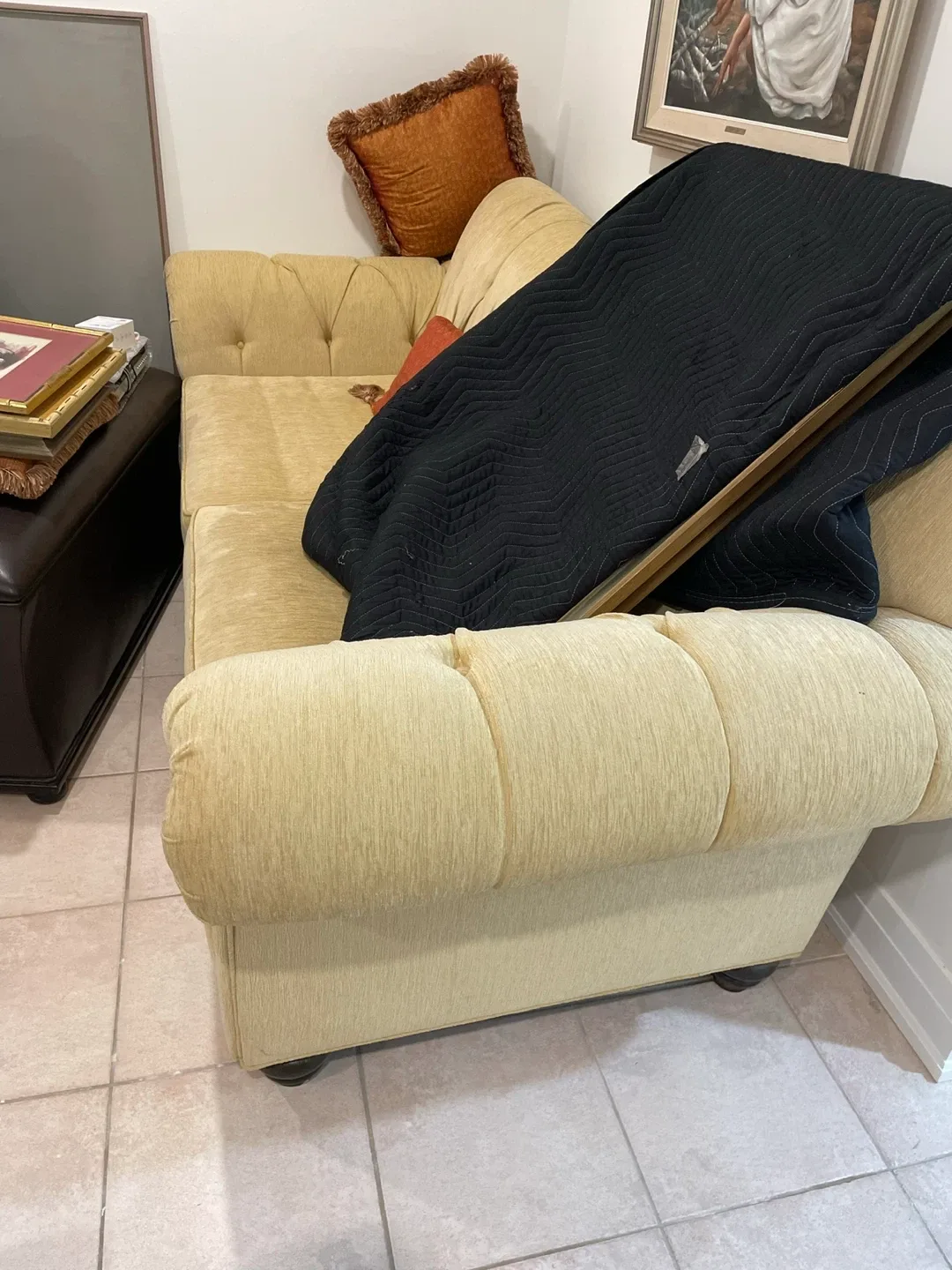 Extra large - extra comfy couch image indicator(2)