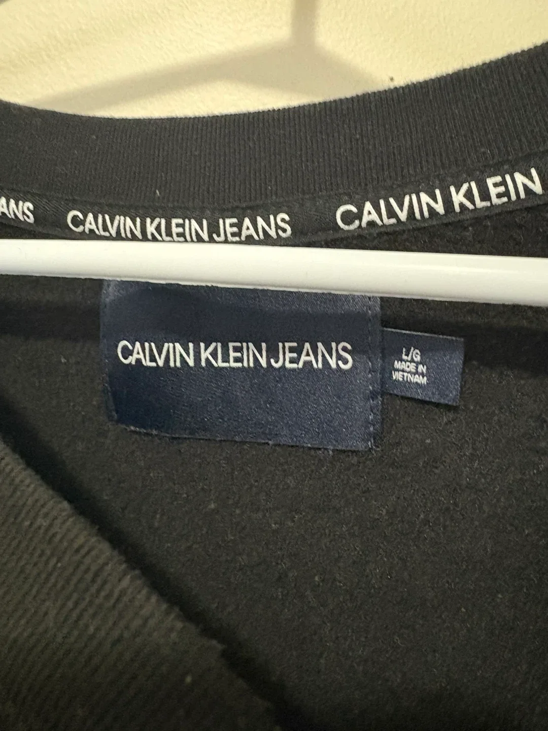 Women’s Calvin Klein Jeans Black Crewneck - Size L image indicator(2)