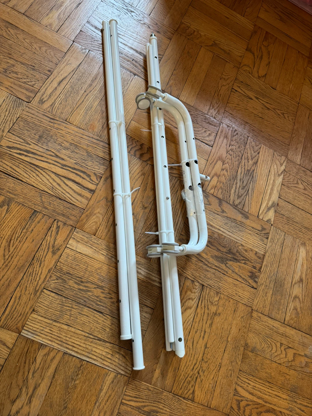 IKEA Rigga Clothes Rack - White - photo 2