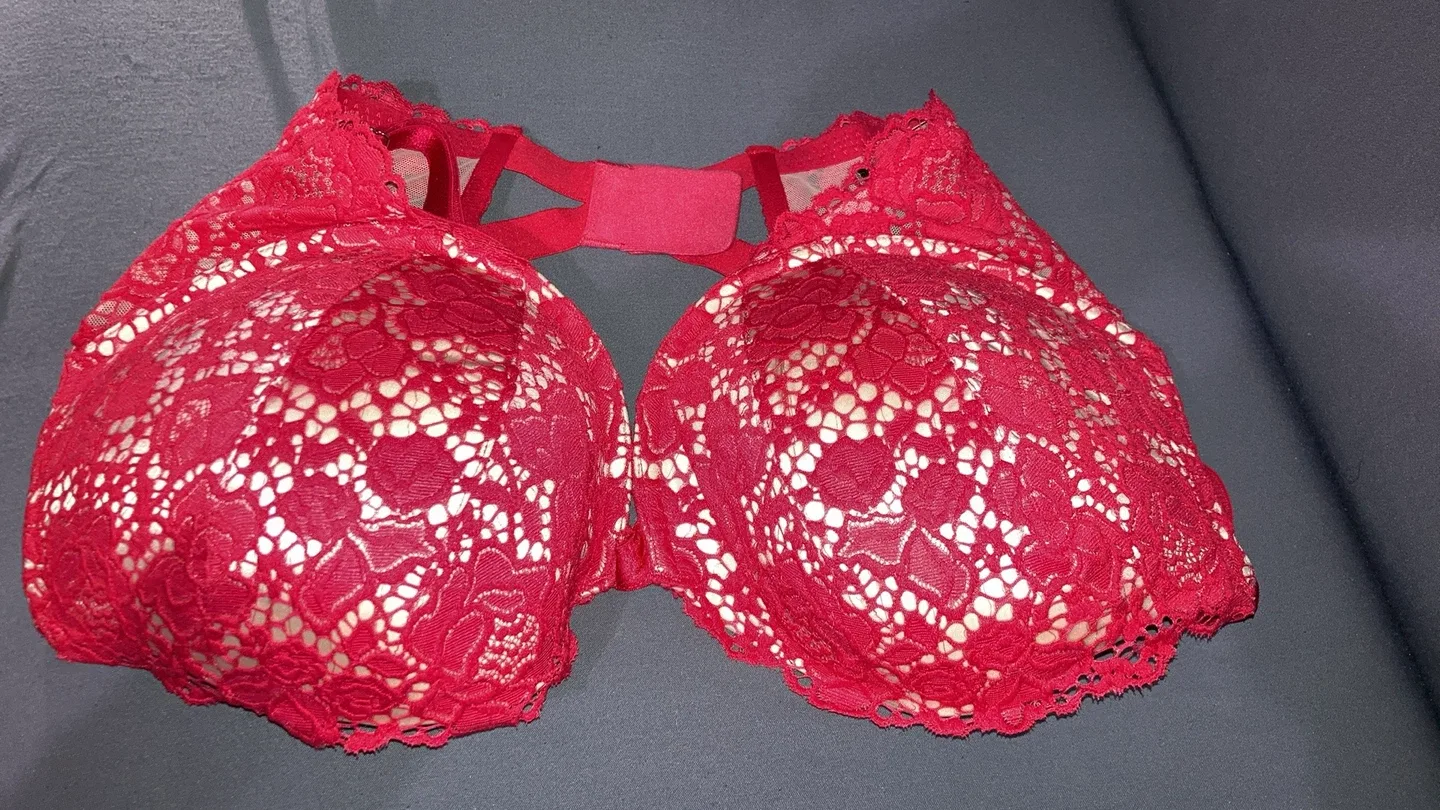 Victoria's Secret Very Sexy Push-Up Bra - 38DD Red
