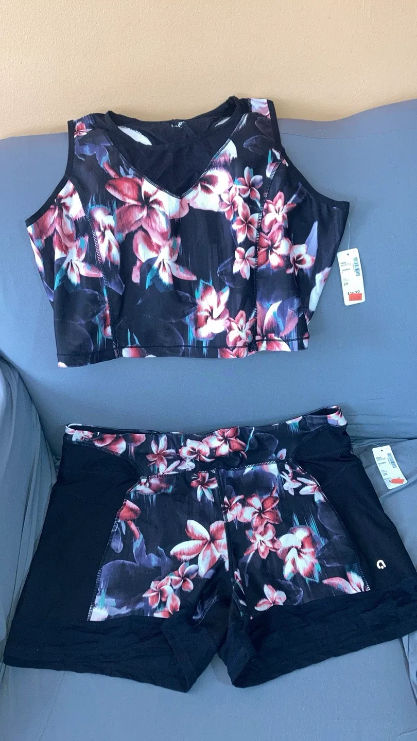 Penbrooke 2X Floral Activewear Set thumbnail