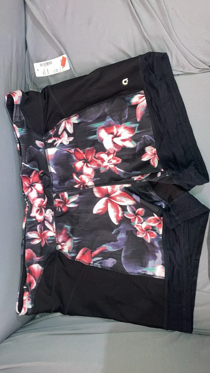 Penbrooke 2X Floral Activewear Set image indicator(5)