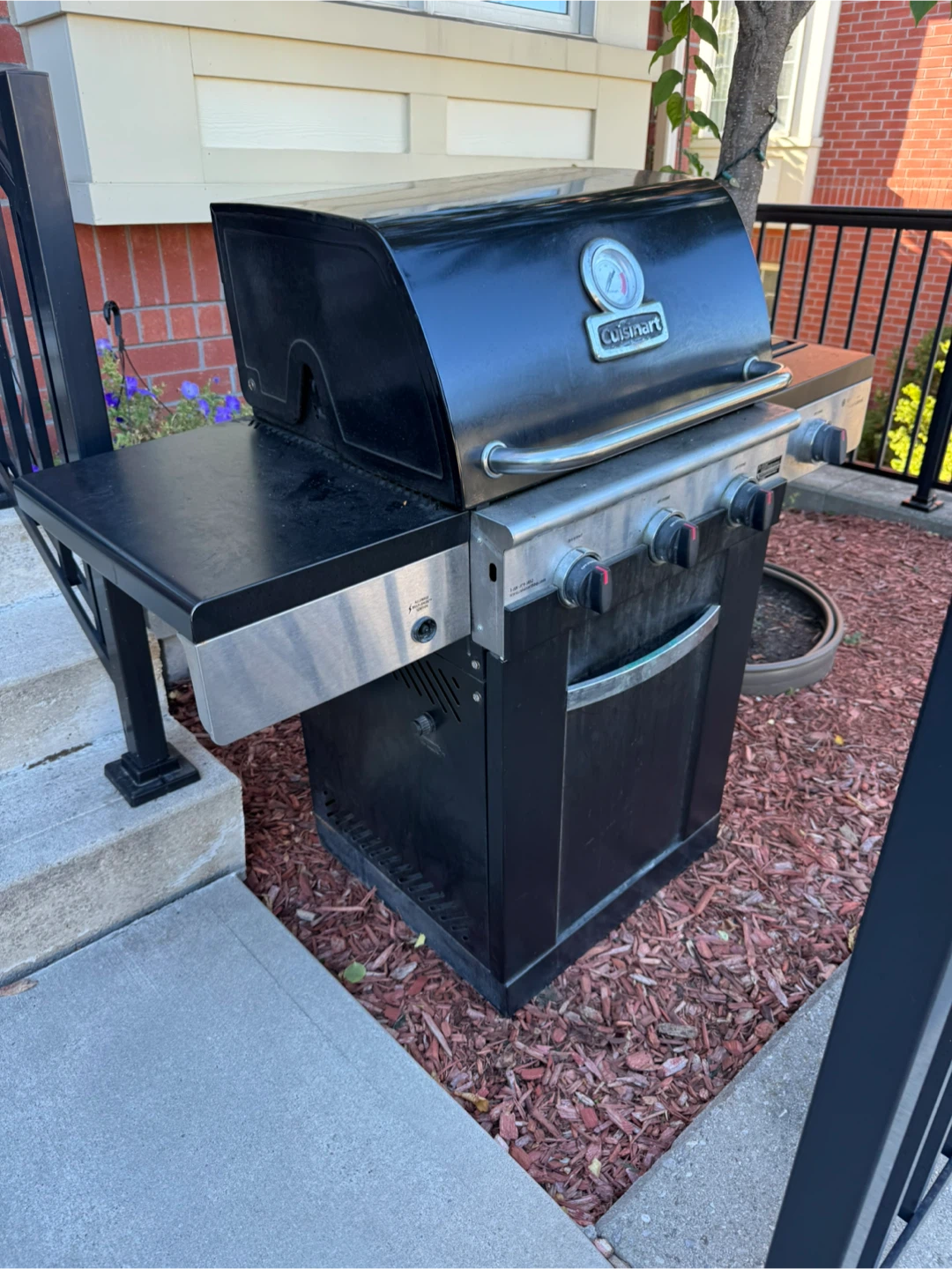 Free - Cuisinart Gas Grill - photo 2
