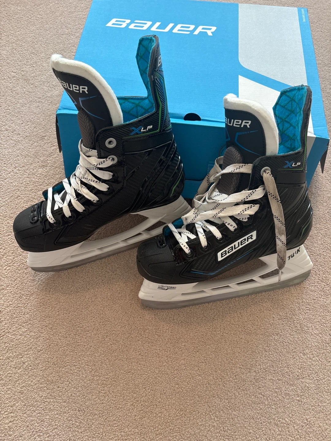 Bauer XLP Ice Hockey Skates, Size 3.0, Like New! - photo 3