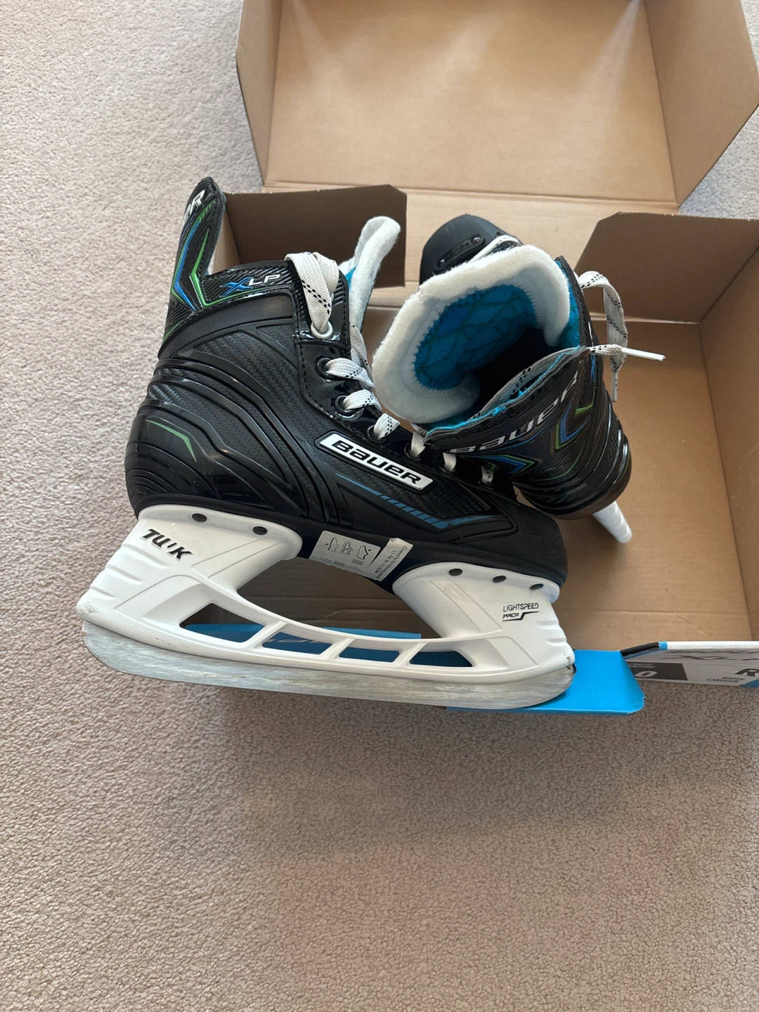 Bauer XLP Ice Hockey Skates, Size 3.0, Like New! - photo 2