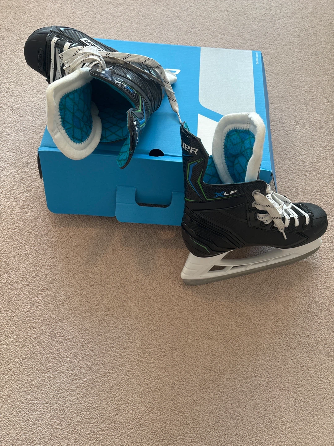 Bauer XLP Ice Hockey Skates, Size 3.0, Like New! - photo 4