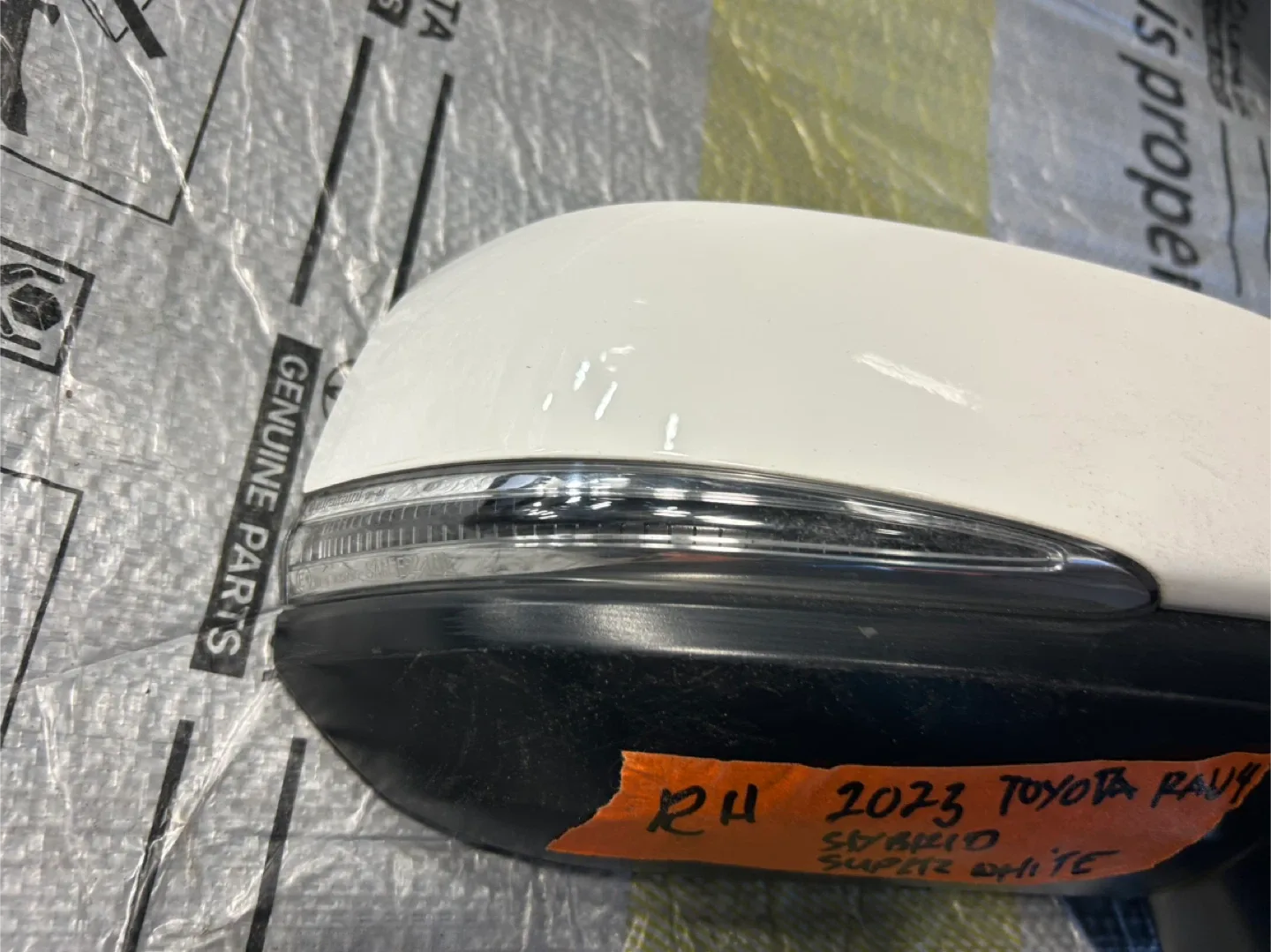 Toyota RAV4 2023 Right Side Mirror - Super White image indicator(2)