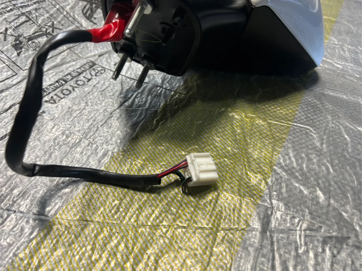 Toyota RAV4 2023 Right Side Mirror - Super White image indicator(4)