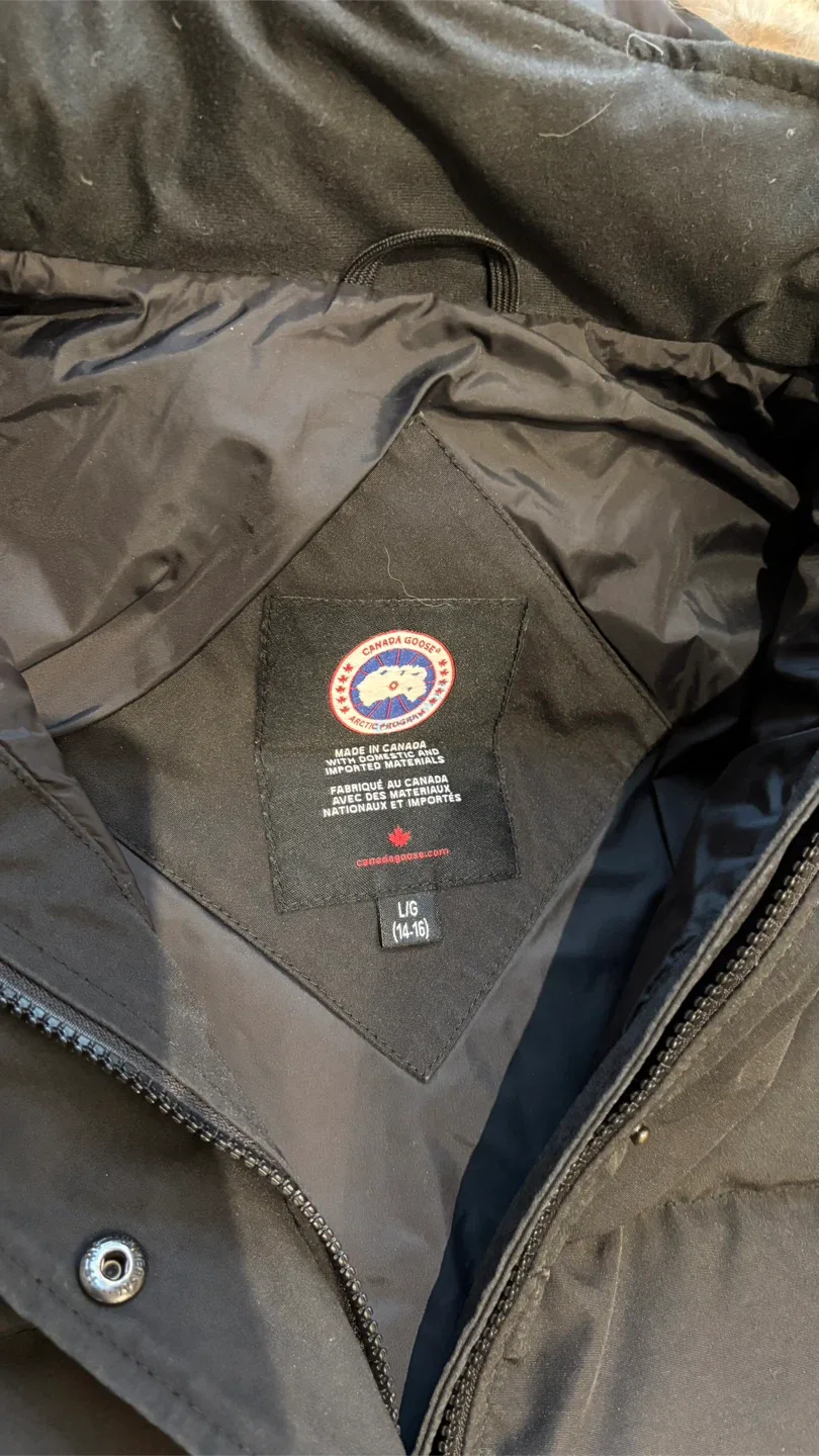 Canada Goose Down Parka - Black - Size L (14-16) image indicator(2)