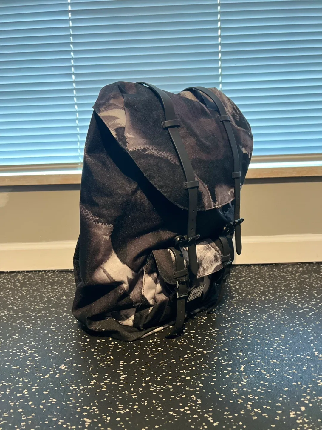 Herschel Backpack - Black/Grey image indicator(3)