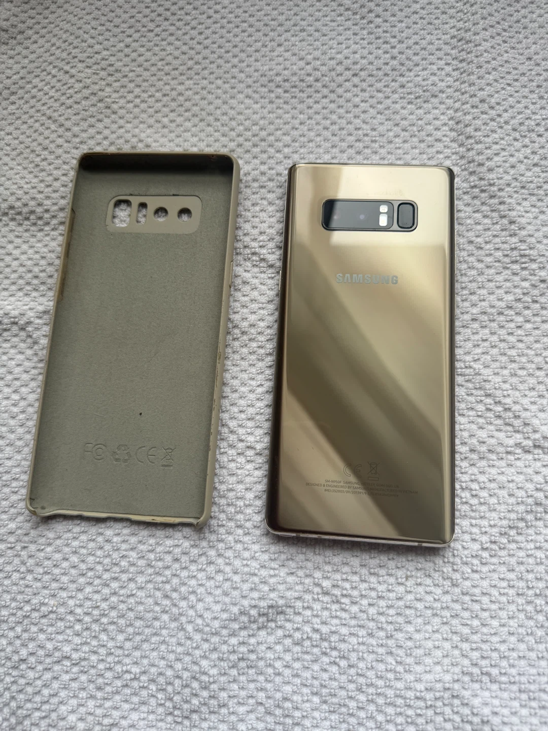 Samsung Galaxy Note 8 Gold with Case - photo 3