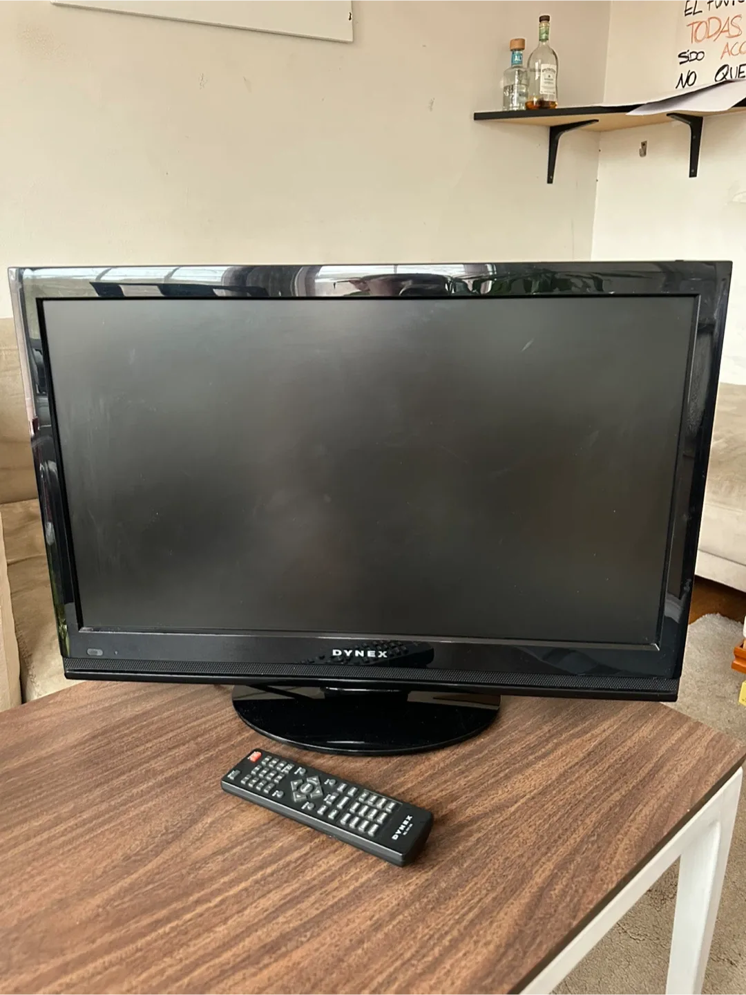 DYNEX 24" LCD TV DX-24L150A11 thumbnail