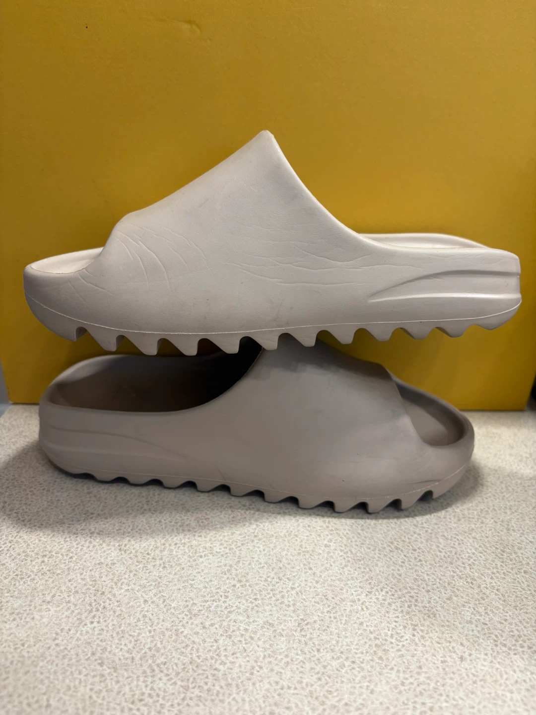 Adidas Yeezy Slide - Size 4.5 children - photo 3