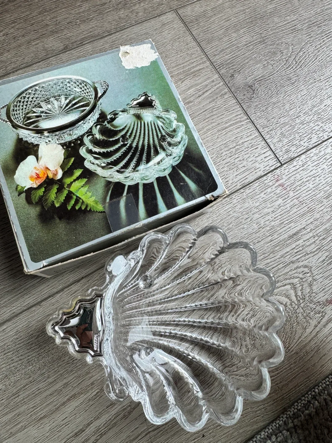 Vintage Clear Glass Shell Dish with Box thumbnail