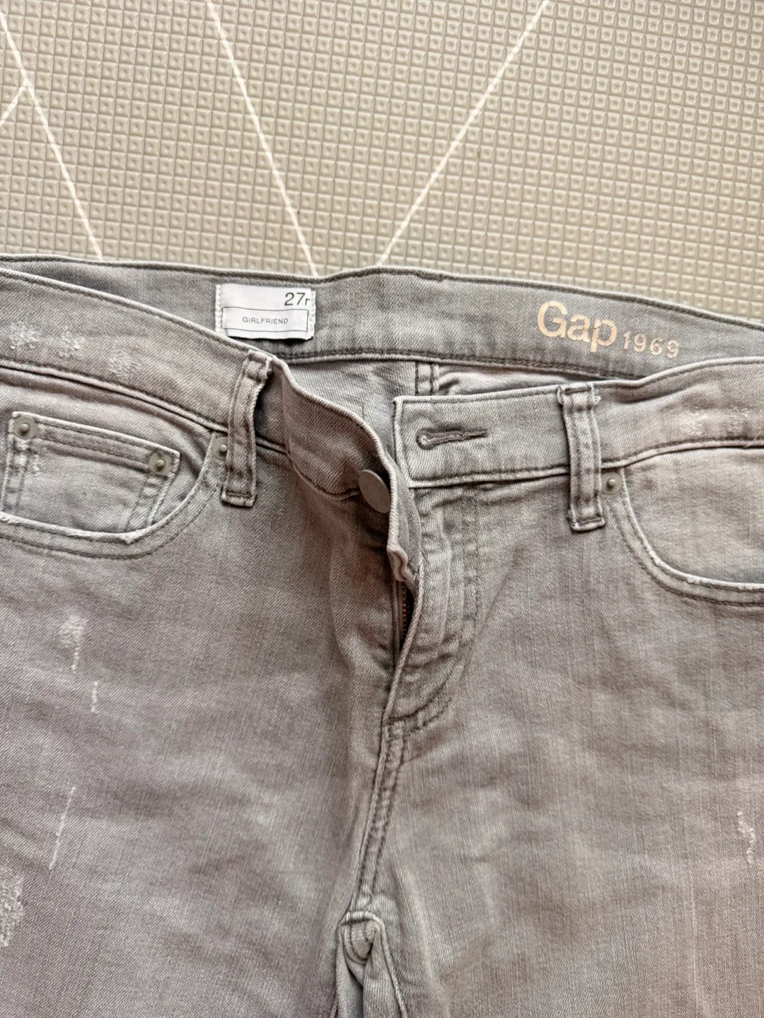 Mixed Lot of Shorts and Jeans image indicator(6)