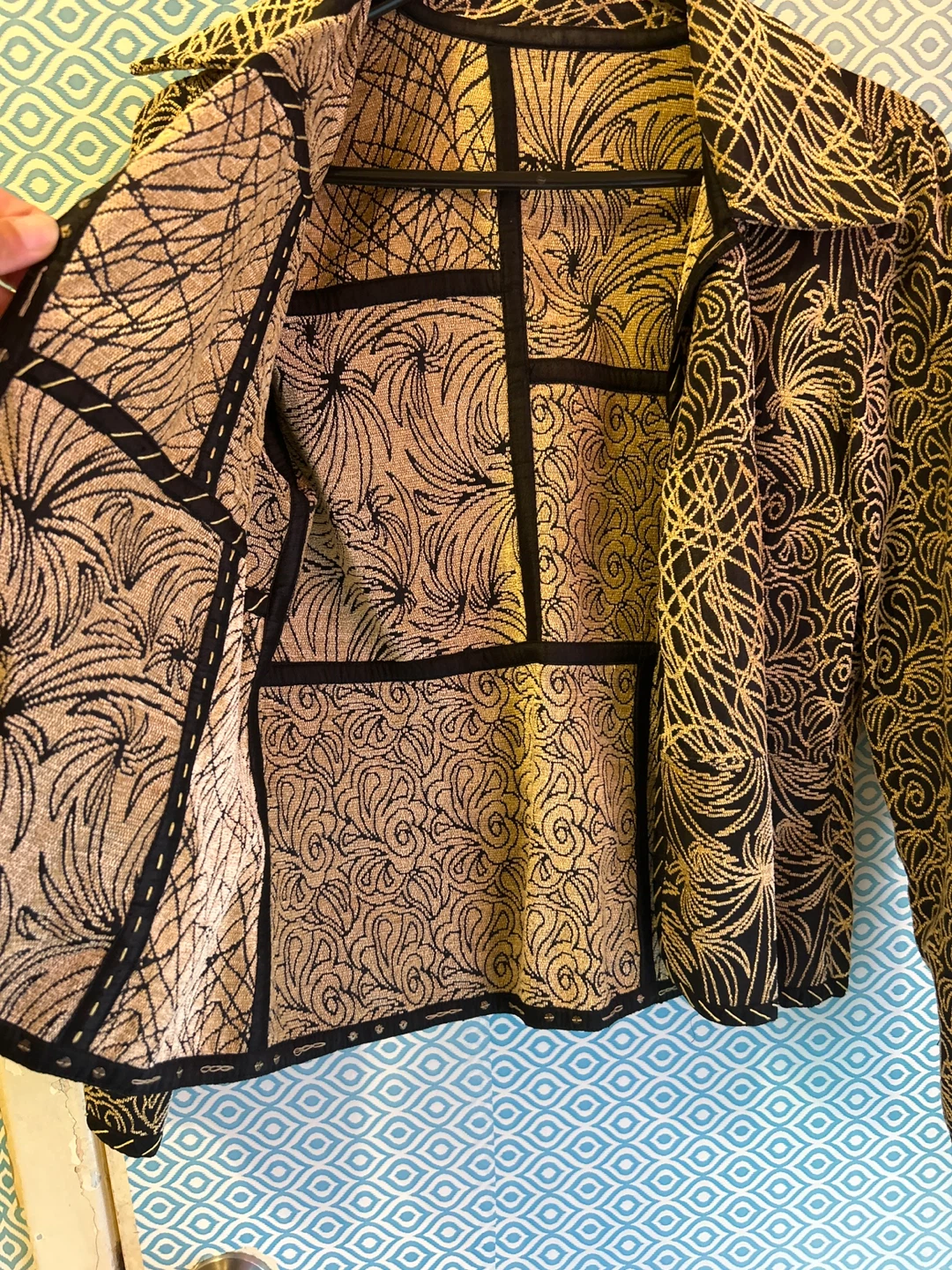 Black & Gold Patterned Jacket - photo 2