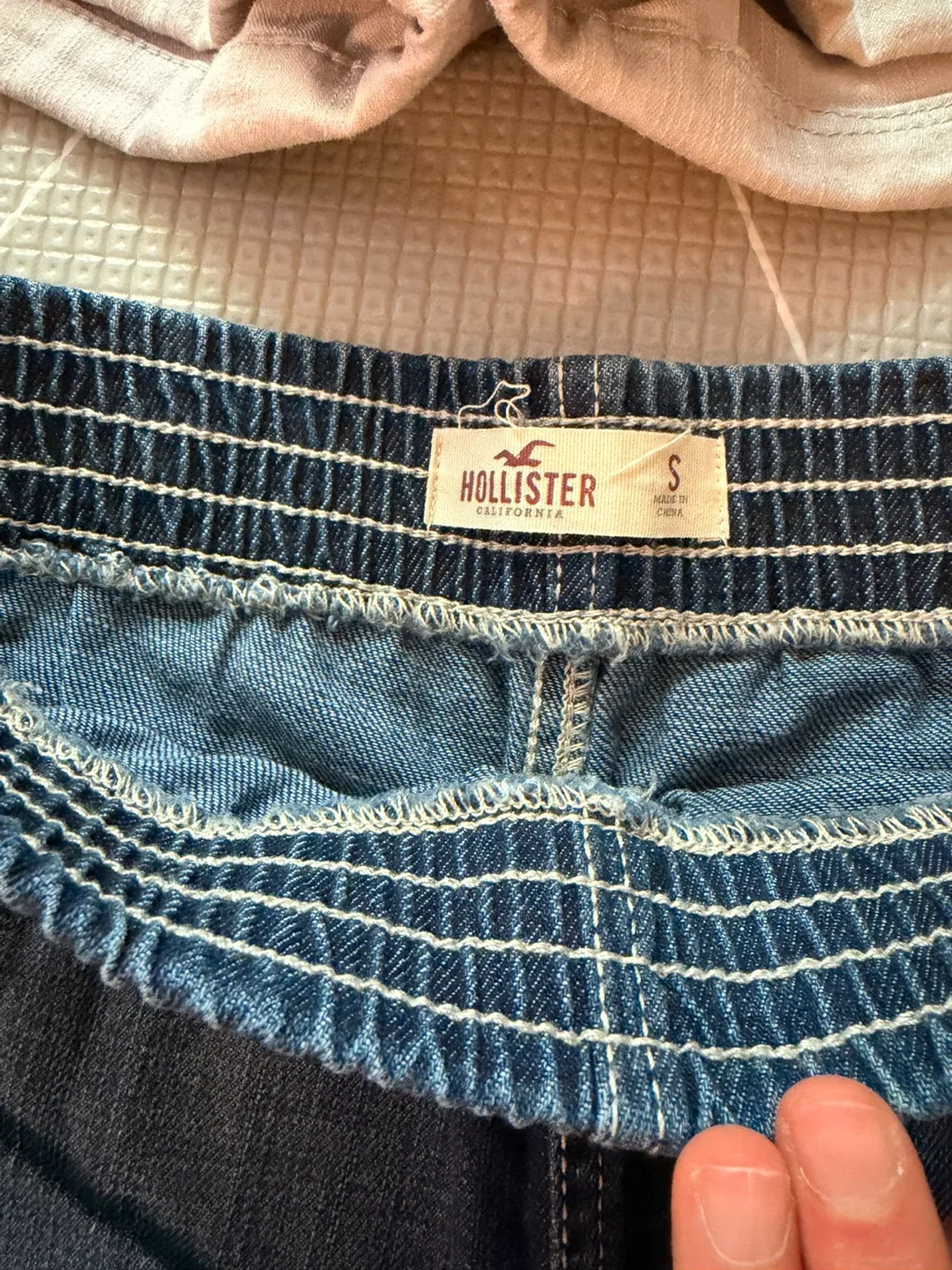 Mixed Lot of Shorts and Jeans image indicator(8)