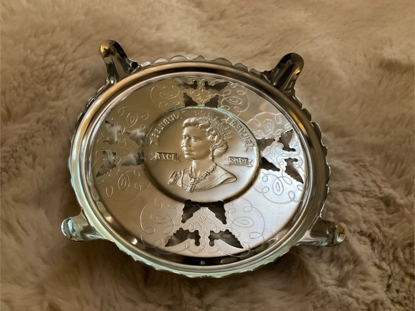 Queen Elizabeth II Silver Jubilee trivet - photo 2