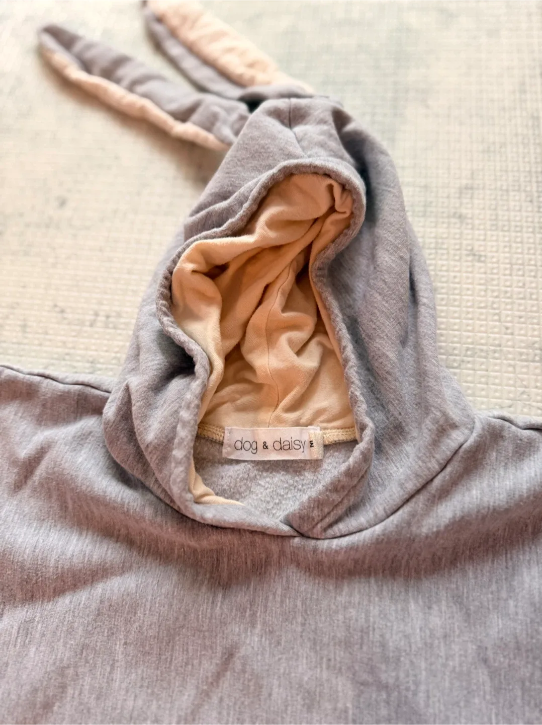 Dog & Daisy Bunny Hooded Towel - Grey image indicator(2)