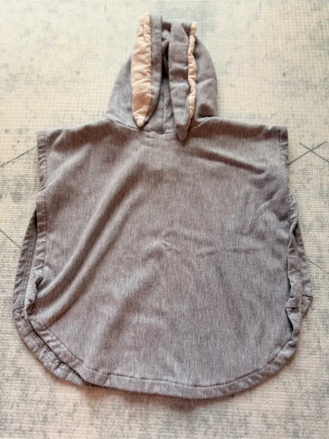 Dog & Daisy Bunny Hooded Towel - Grey image indicator(4)