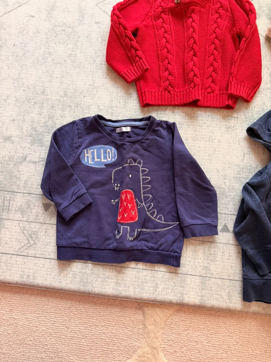 Baby/Toddler Clothes Bundle image indicator(5)