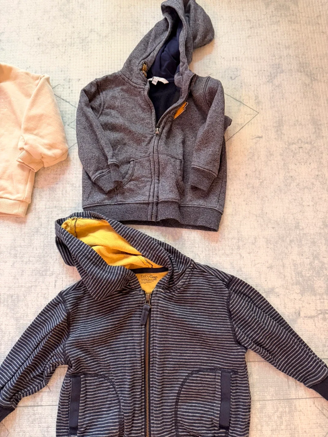 Baby/Toddler Clothes Bundle image indicator(3)