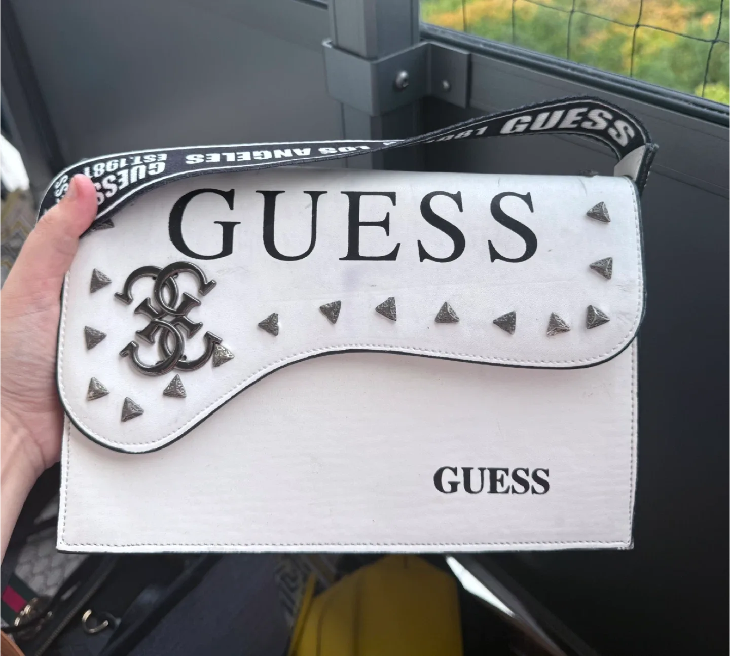 Guess White Shoulder Bag thumbnail