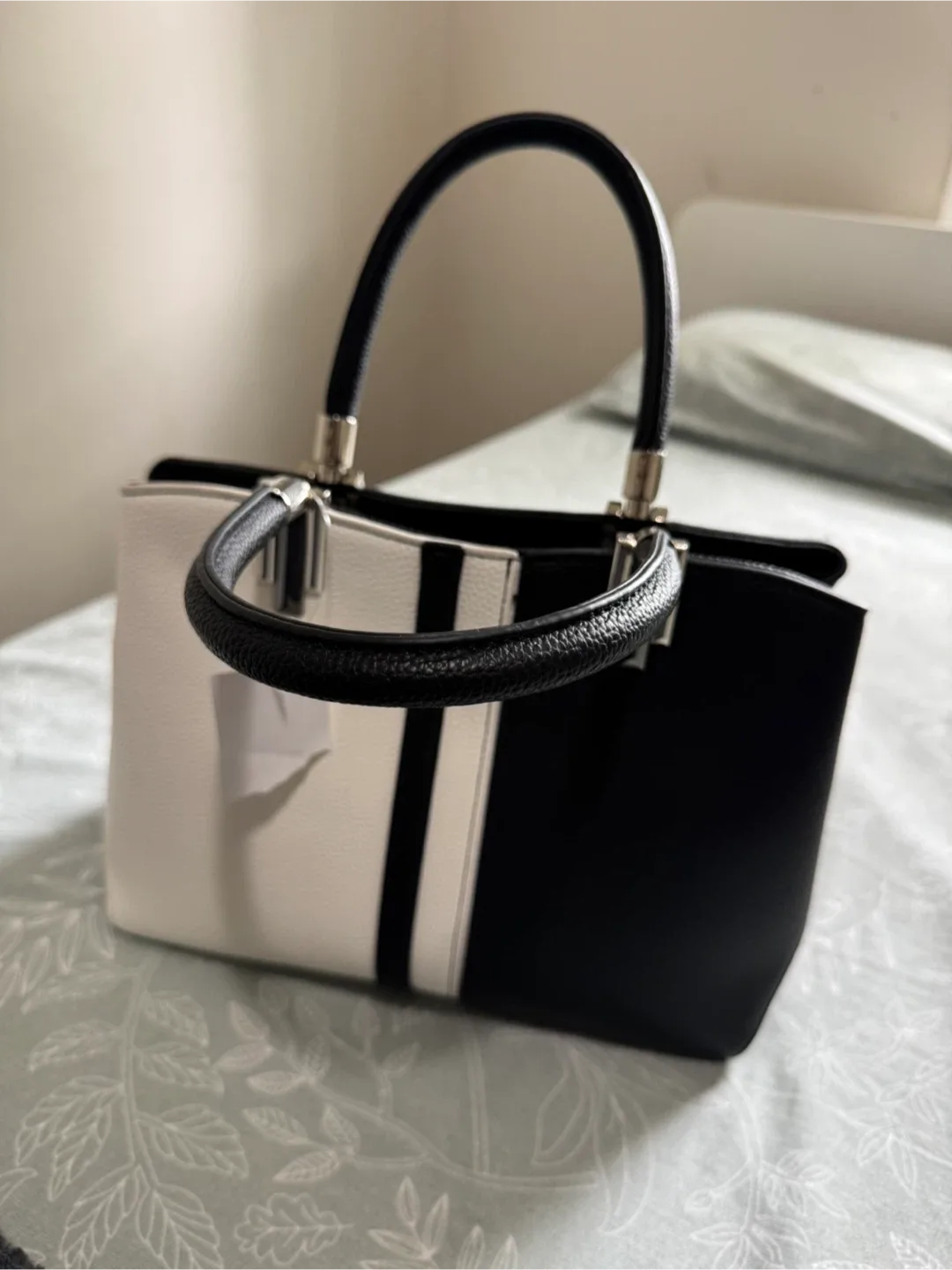 Black & White Handbag thumbnail