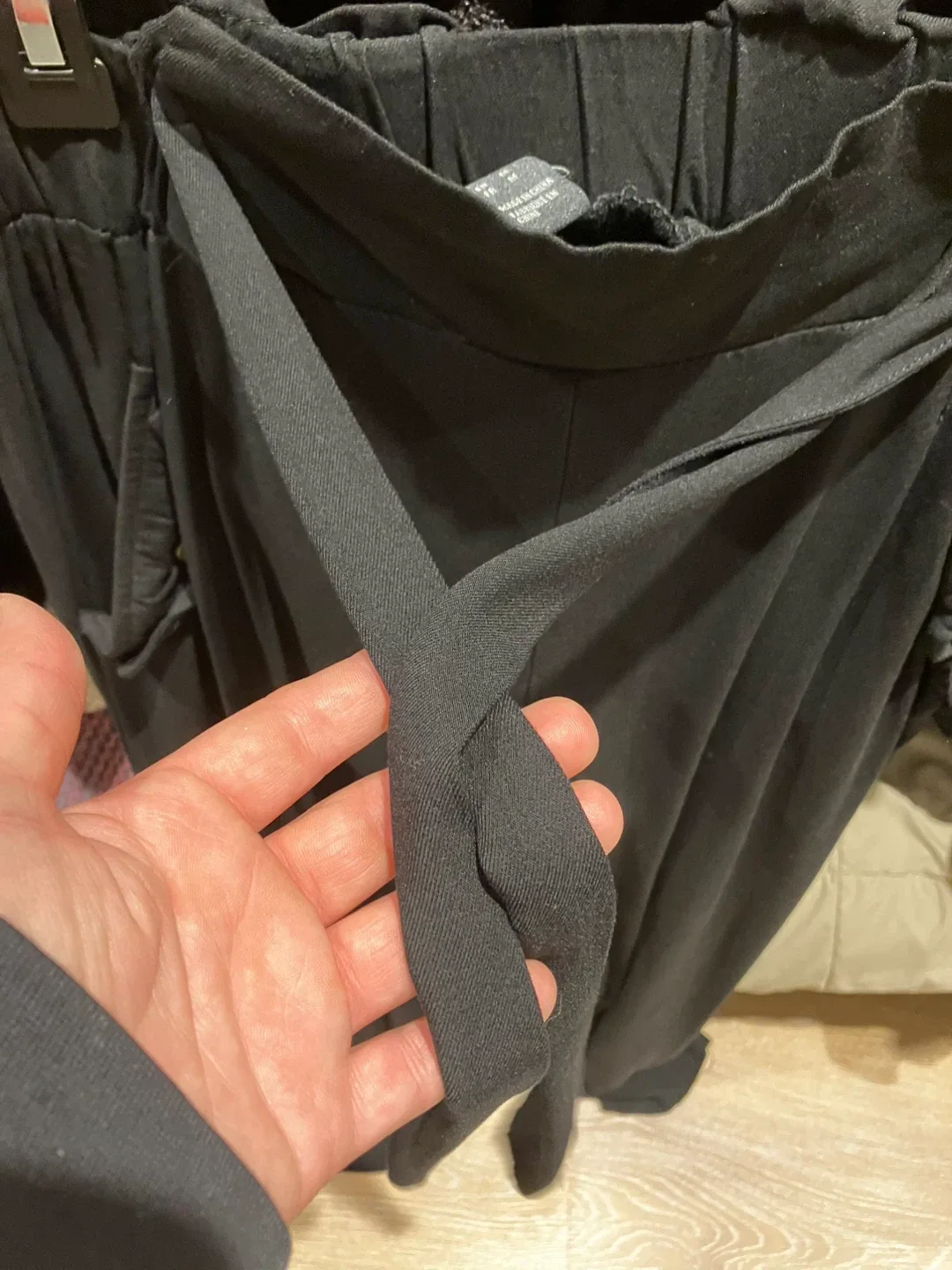 Black Pants - Size M image indicator(5)