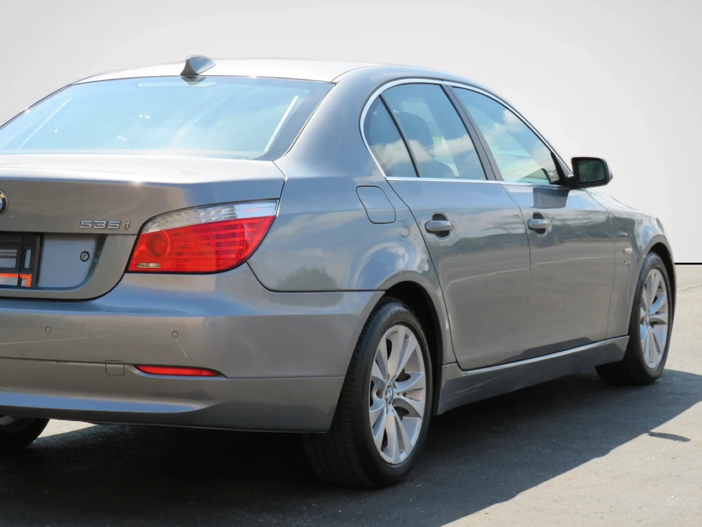 2009 BMW 535i Sedan - Silver image indicator(3)