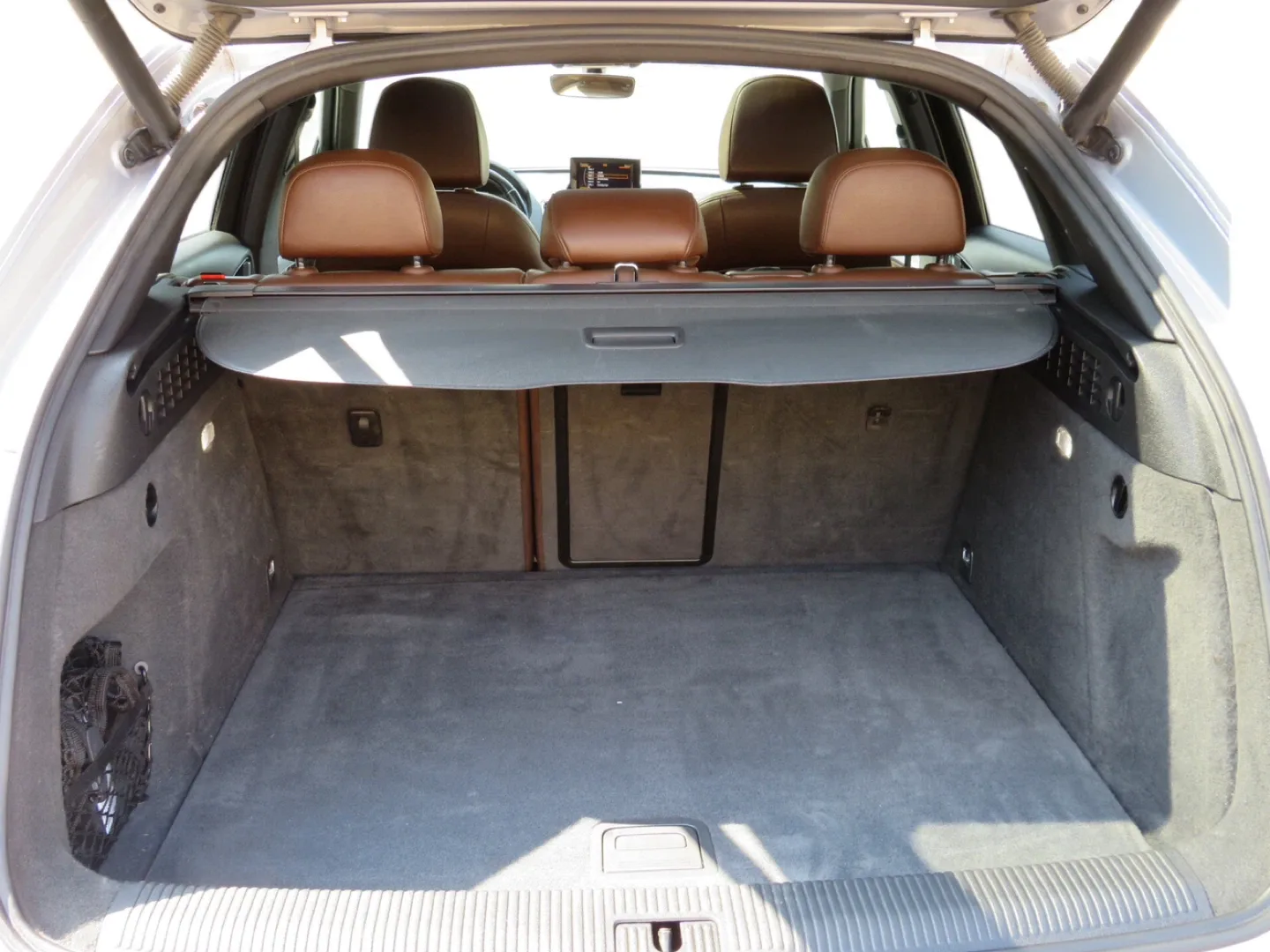 2017 Silver Audi Q3 SUV image indicator(10)