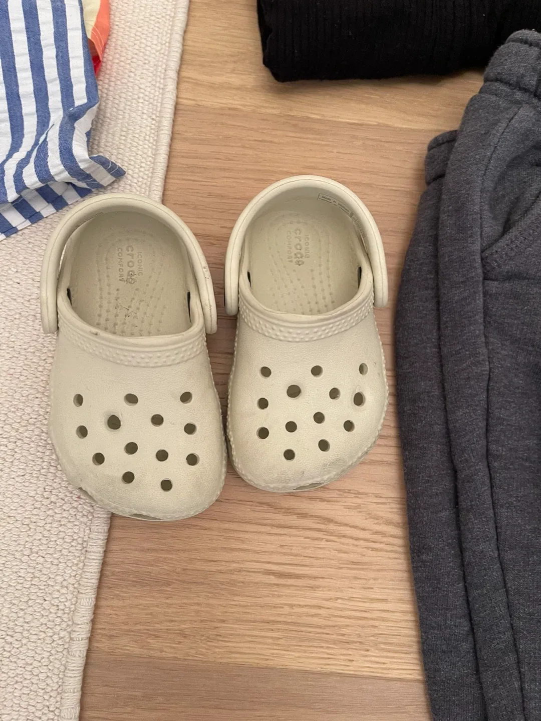 Bundle of Baby/Toddler Boy Clothes 12-24 months image indicator(6)