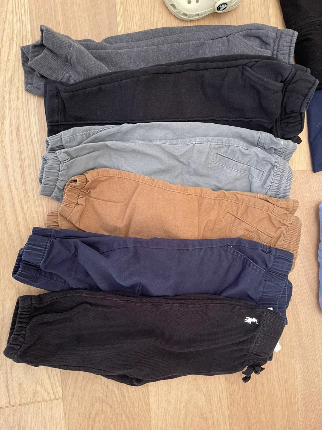 Bundle of Baby/Toddler Boy Clothes 12-24 months image indicator(2)