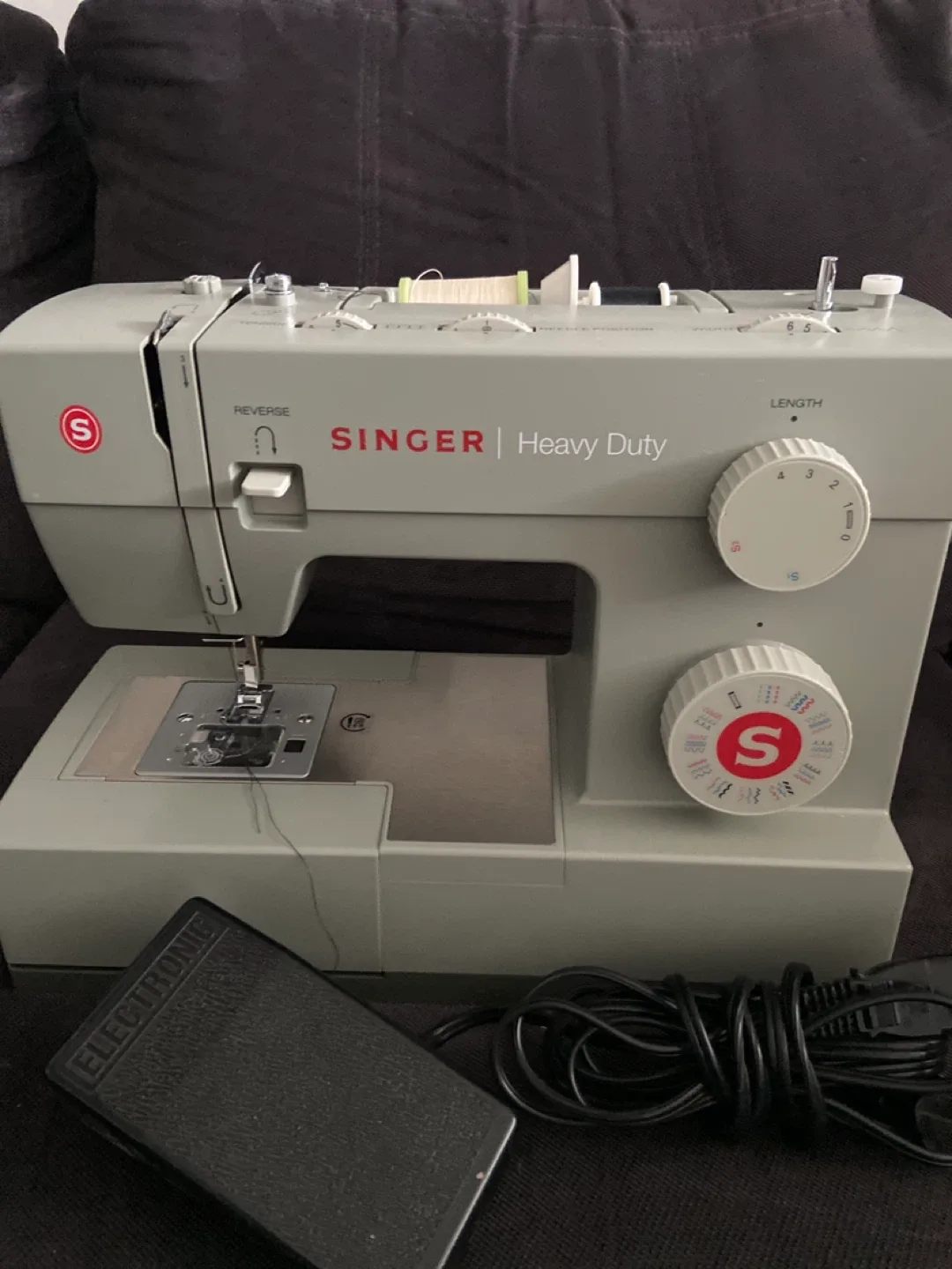 Singer Heavy Duty Sewing Machine thumbnail
