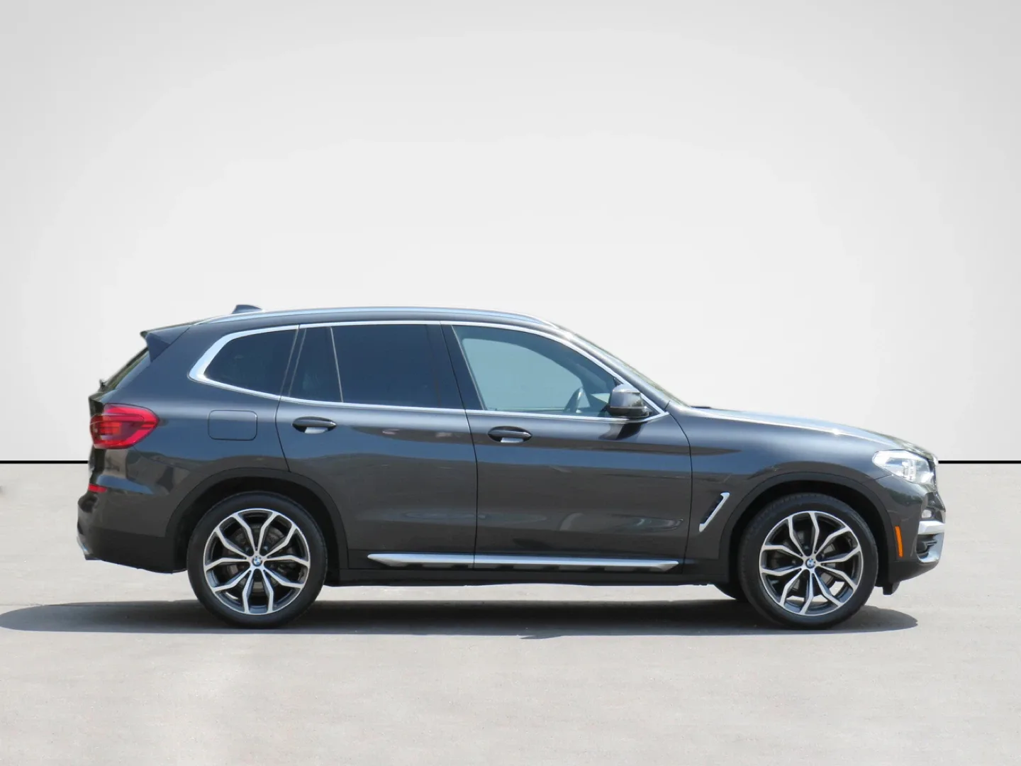 2019 BMW X3 SUV image indicator(3)