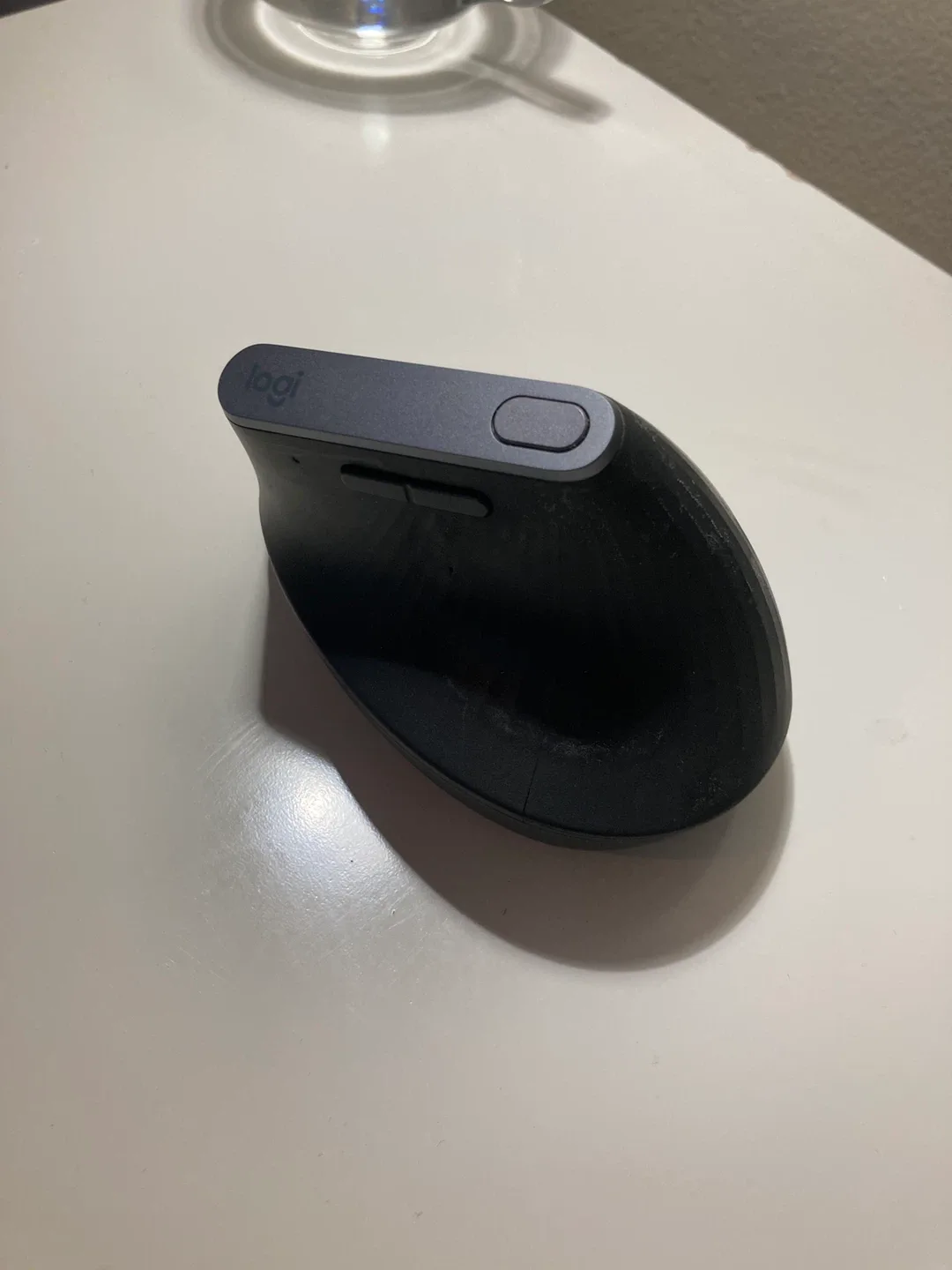(Broken)Logitech MX vertical Mouse image indicator(3)