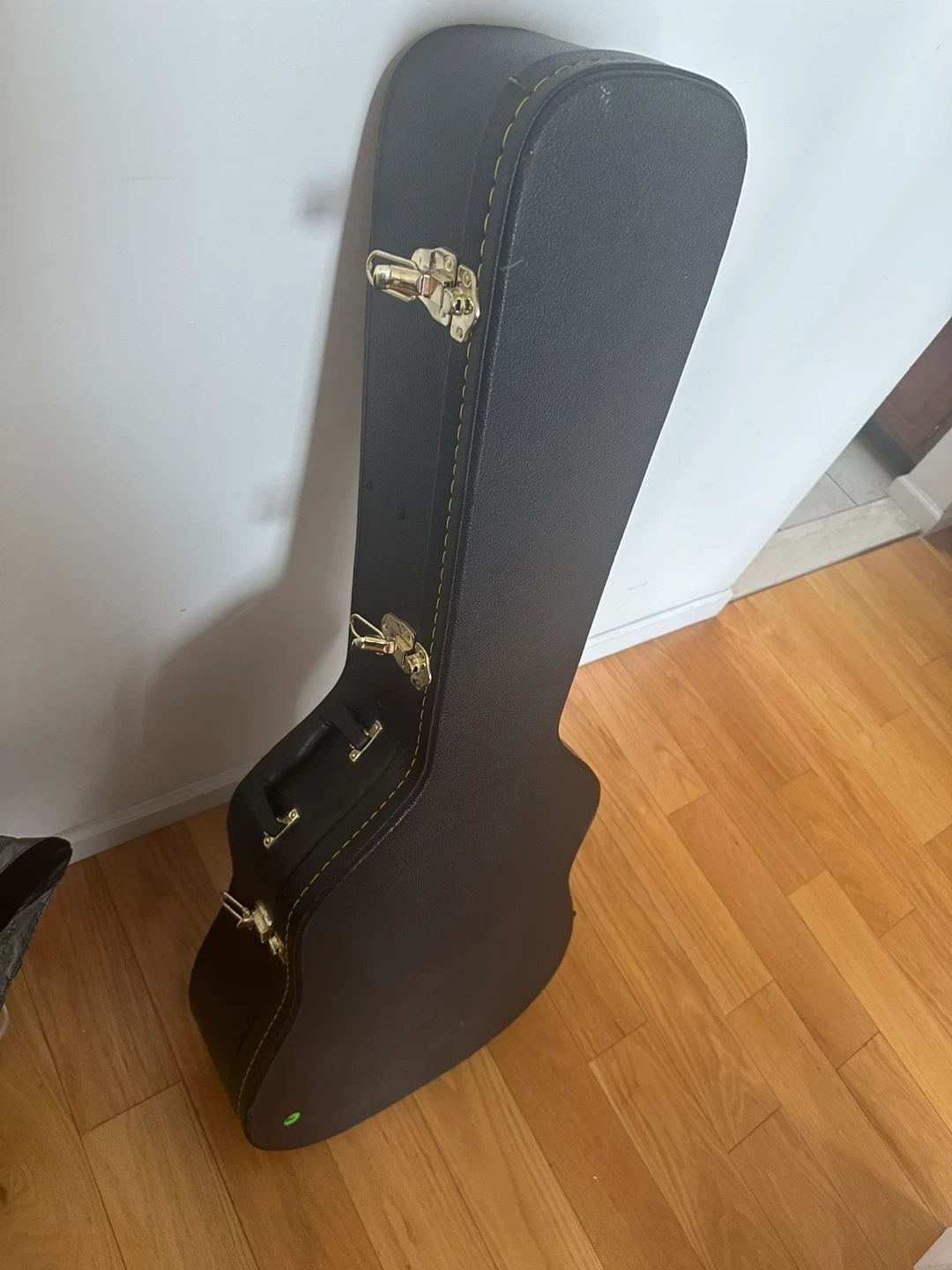 Yamaha Guitar W/Case - photo 3