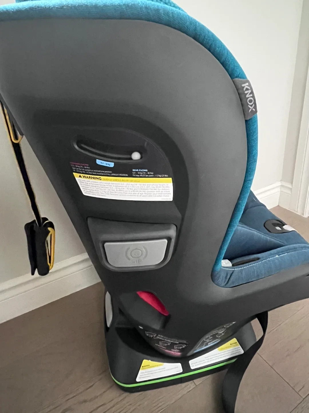 UPPAbaby Convertible Car Seat with all documentation - Lucca image indicator(3)