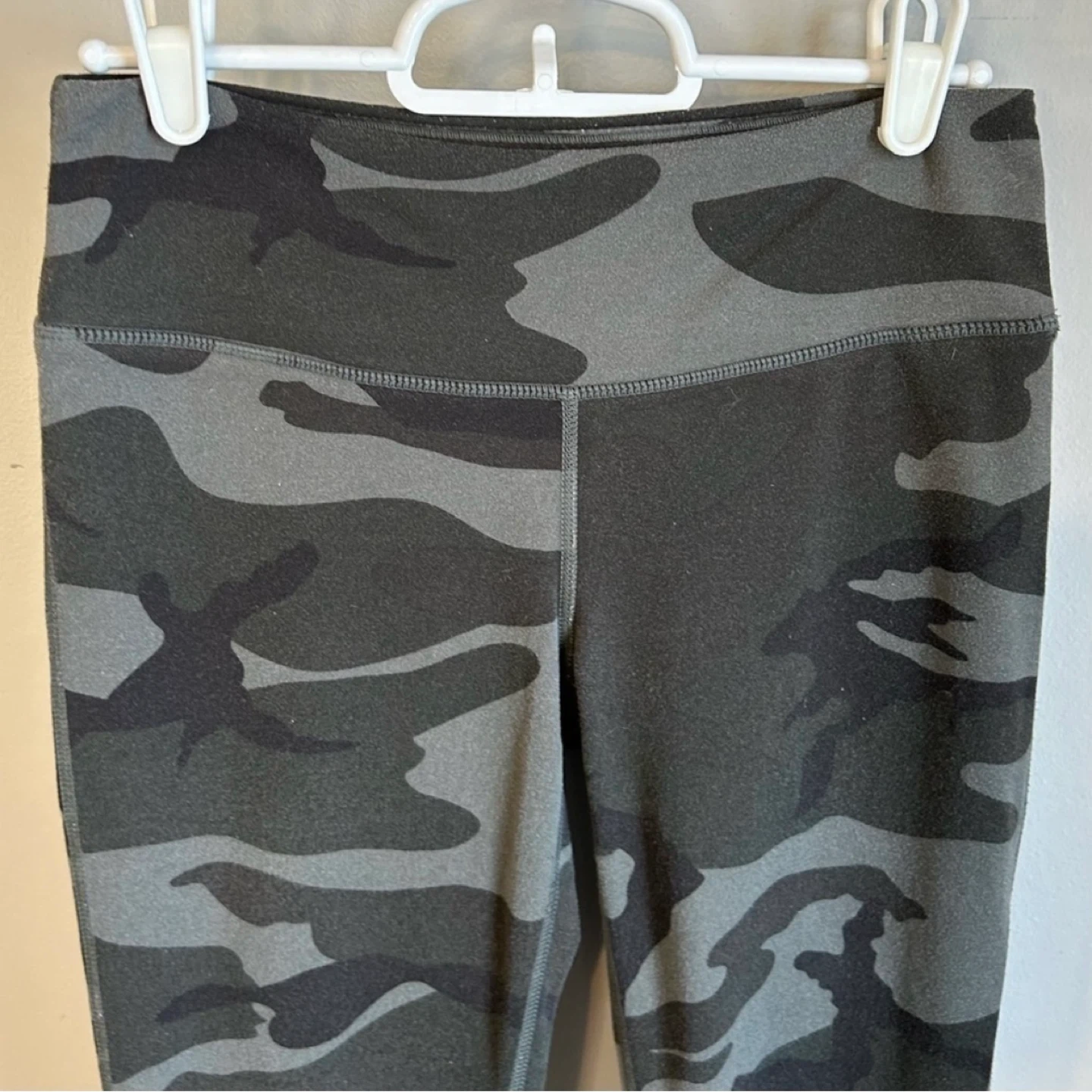 Parkline Camo Athletic Low Rise Leggings Womens Sz S Camouflage - photo 2