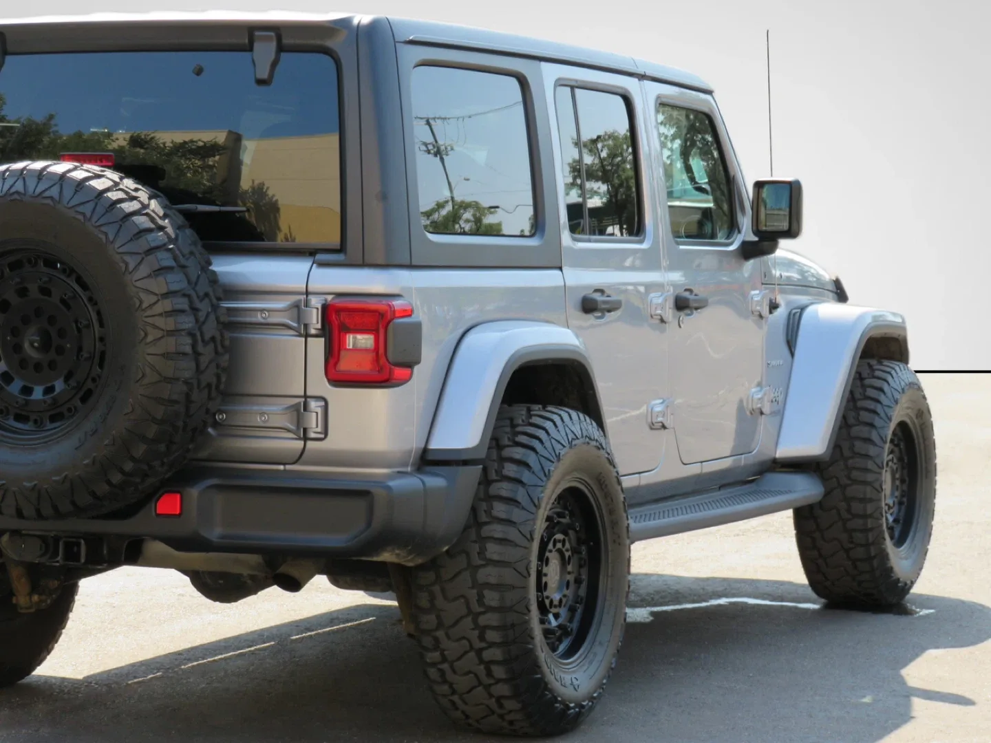 2019 Jeep Wrangler Unlimited Sahara image indicator(3)