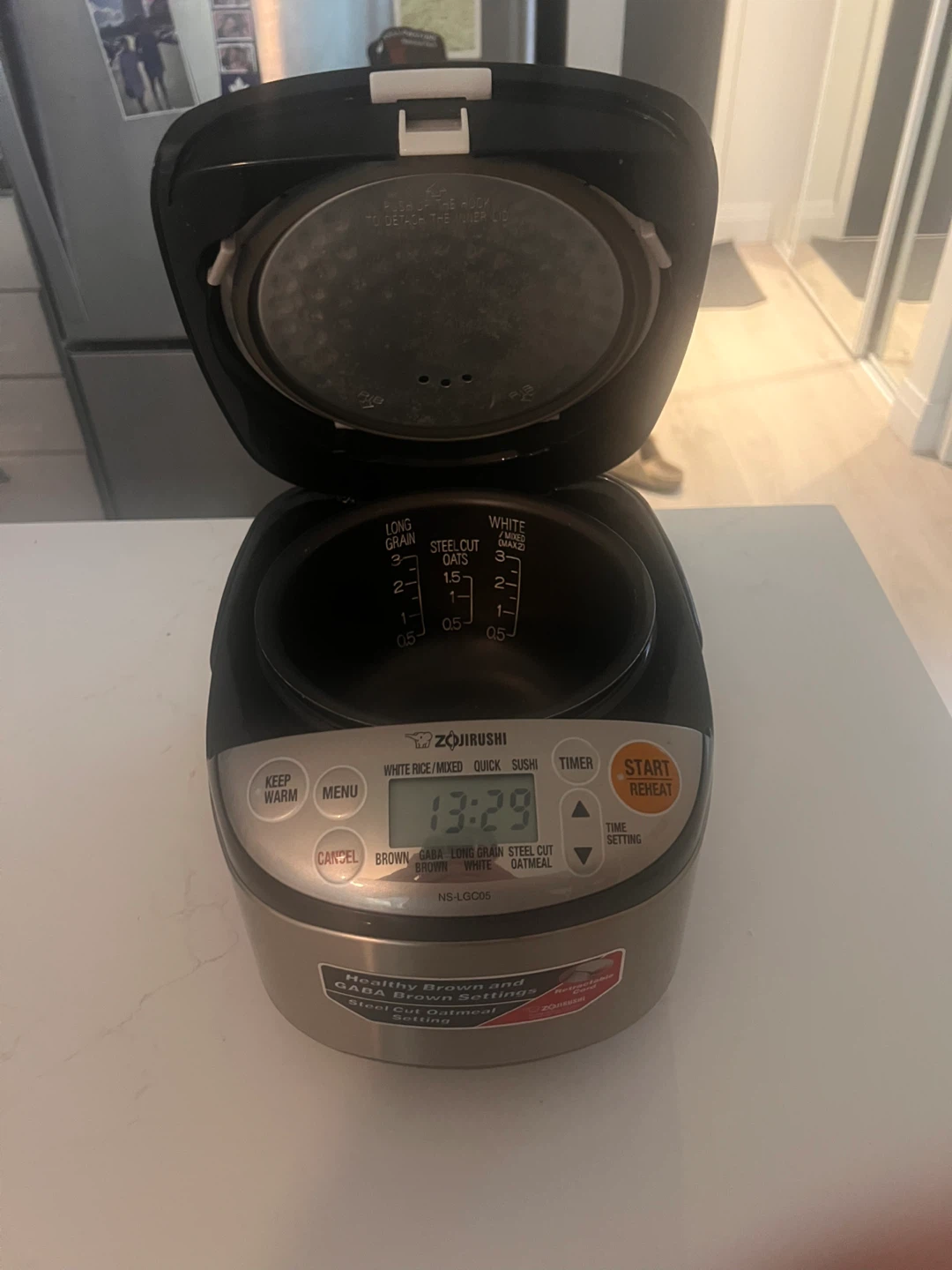 Zojirushi NS-LQC05 Rice Cooker - photo 3