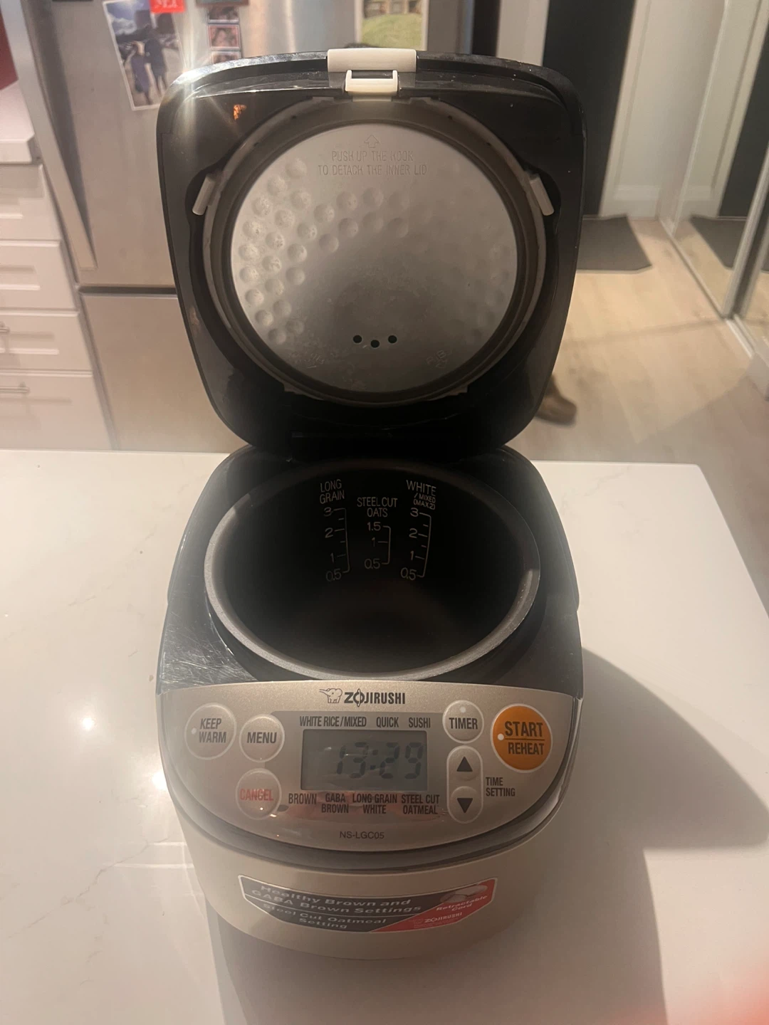 Zojirushi NS-LQC05 Rice Cooker - photo 4