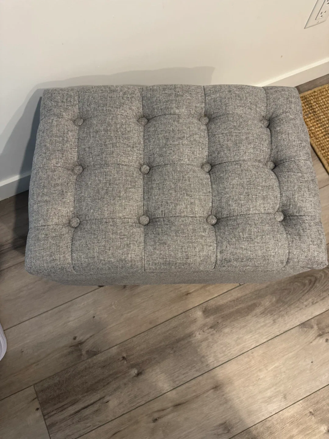 Grey Tufted Storage Ottoman image indicator(2)